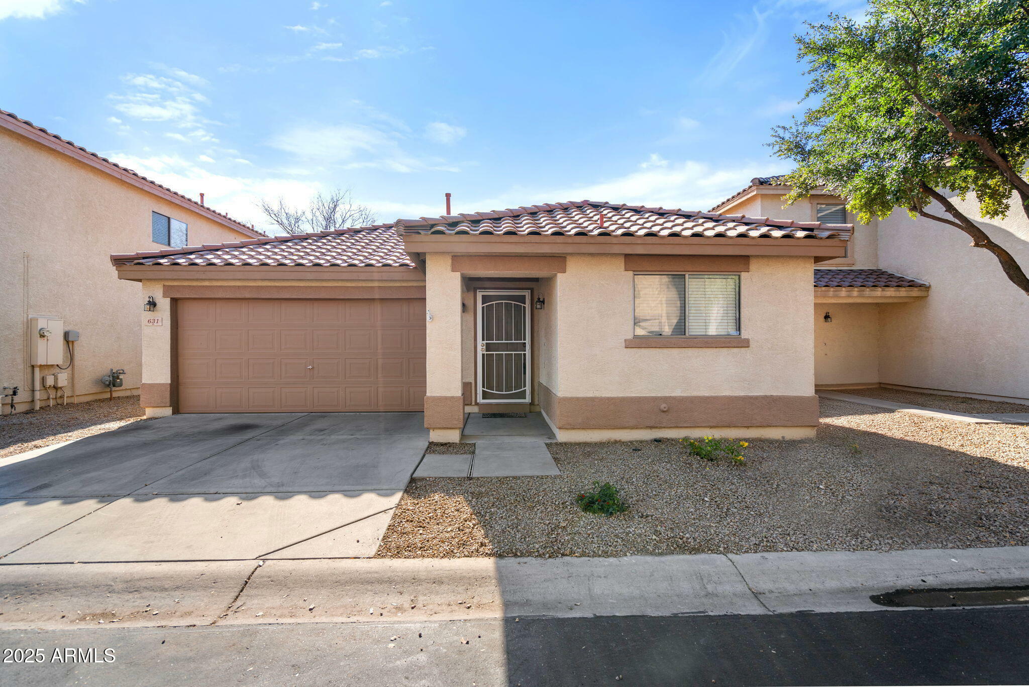 Property Photo:  631 E Banelli Place  AZ 85286 