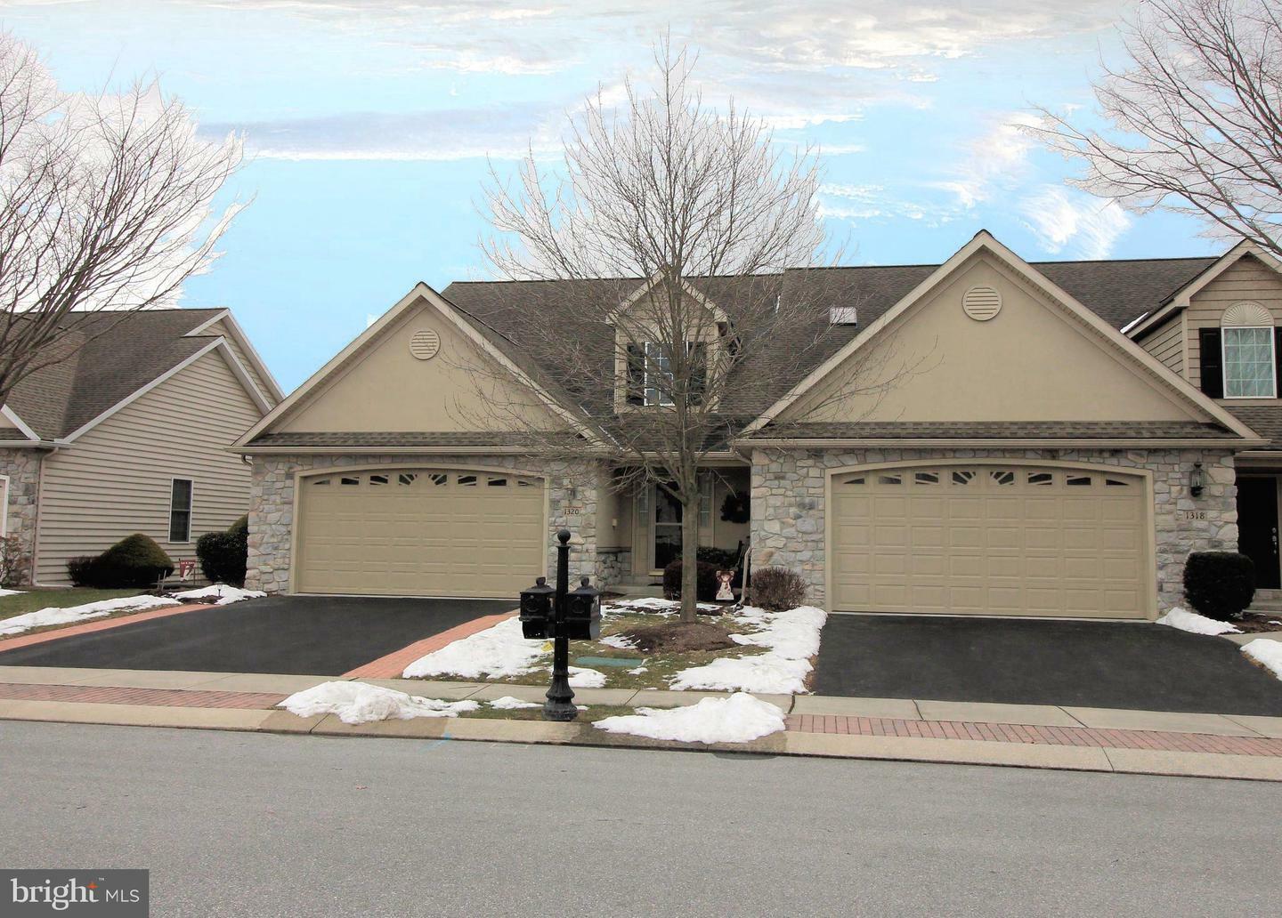 Property Photo:  1320 Willow Creek Drive  PA 17552 