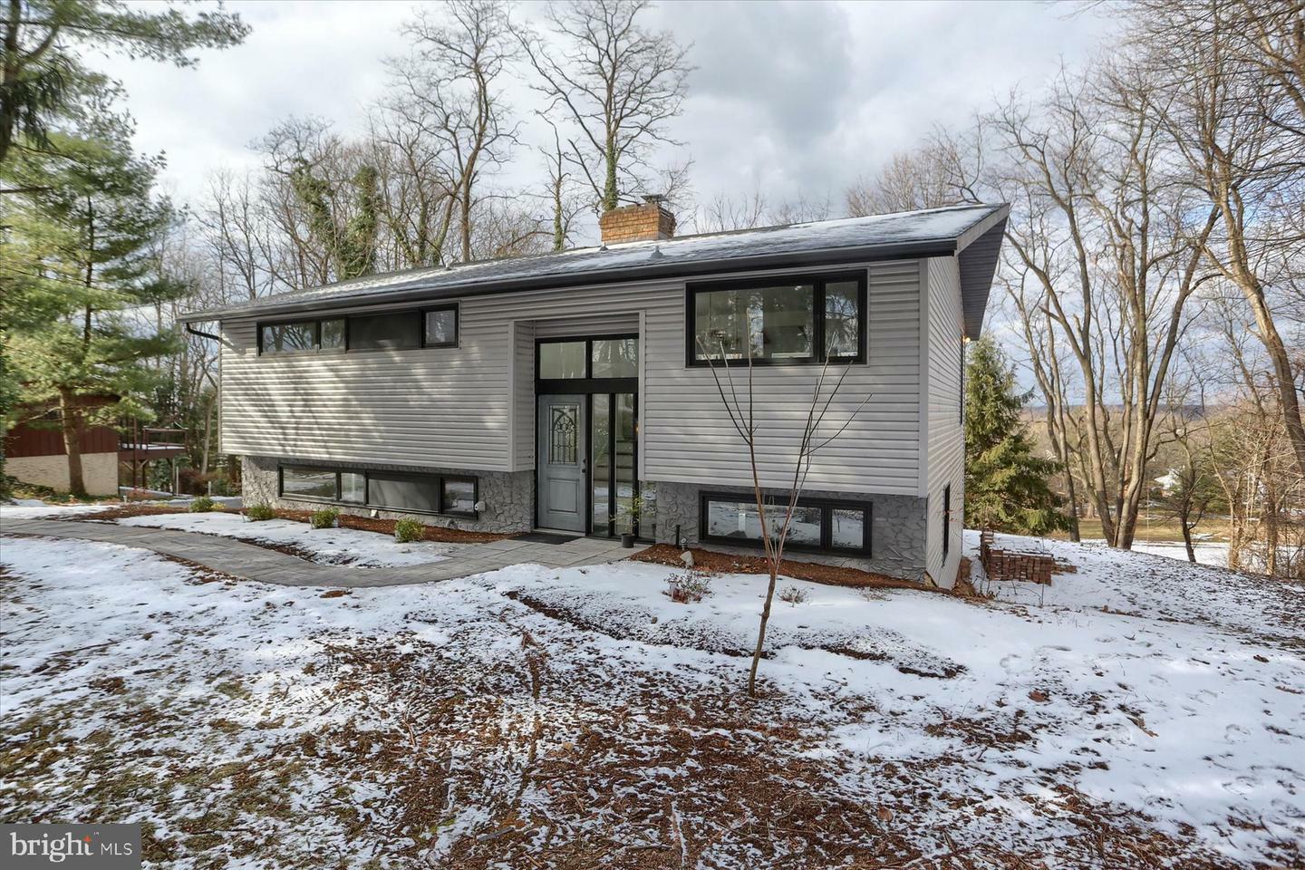 Property Photo:  1127 Ridge Road  PA 17022 