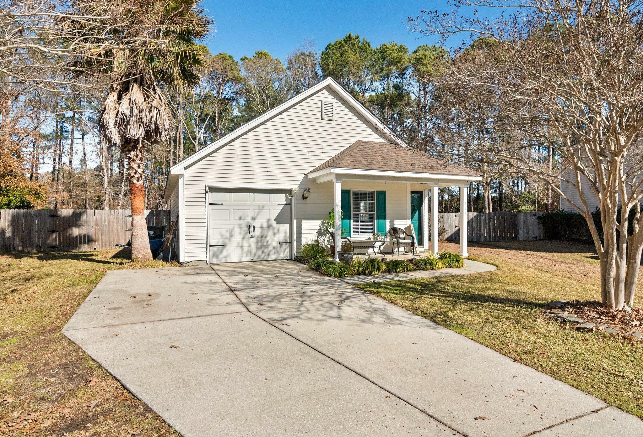 Property Photo: 315 Cohen Circle SC 29456