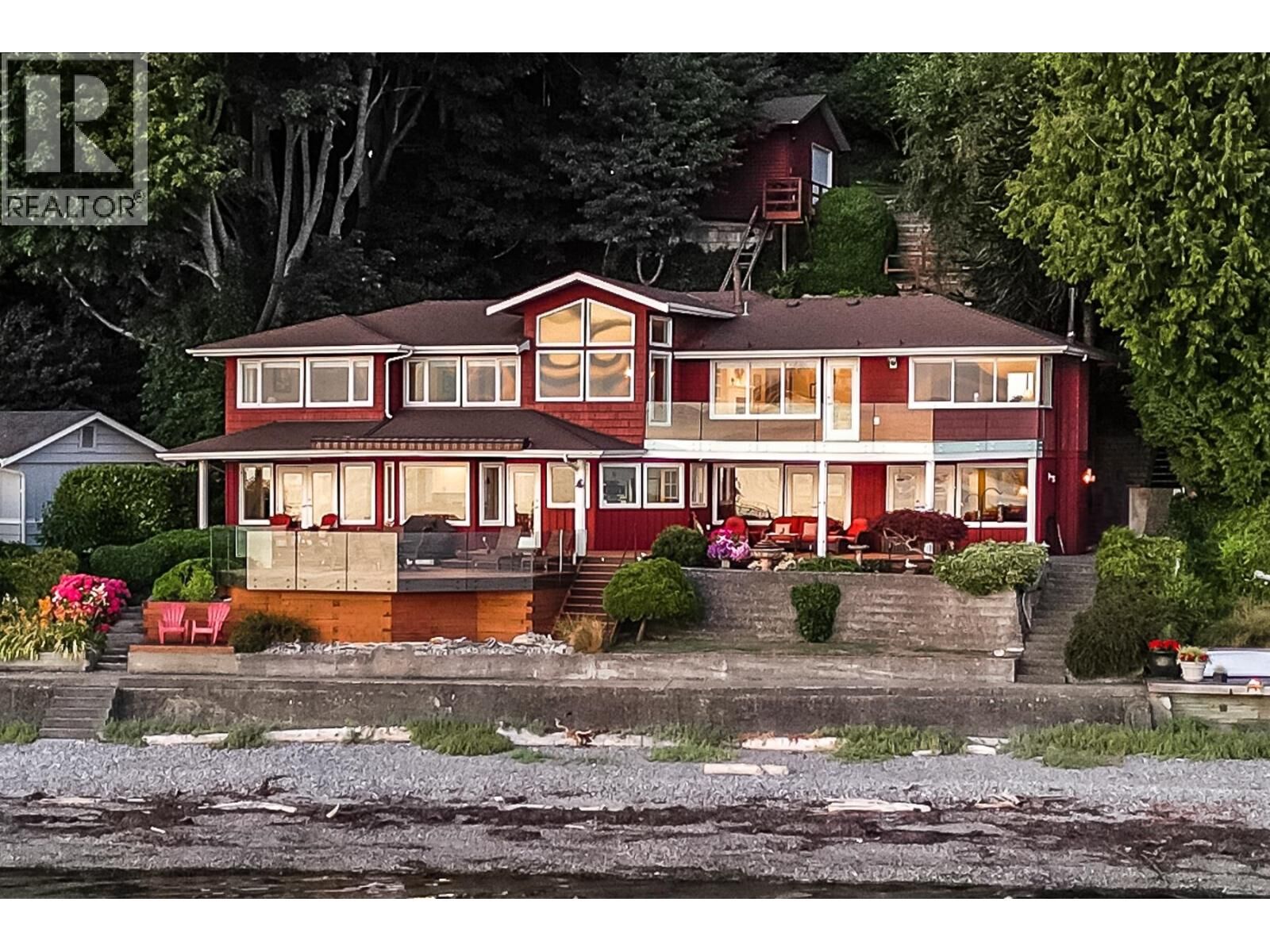 Property Photo: 330 Tsawwassen Beach Road BC V4M 4C9