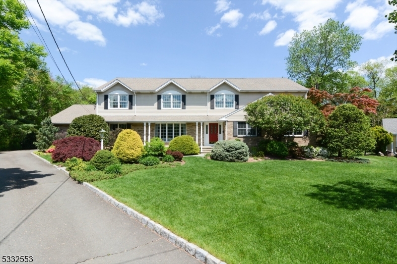 Property Photo:  275 Dunham Pl  NJ 07452 