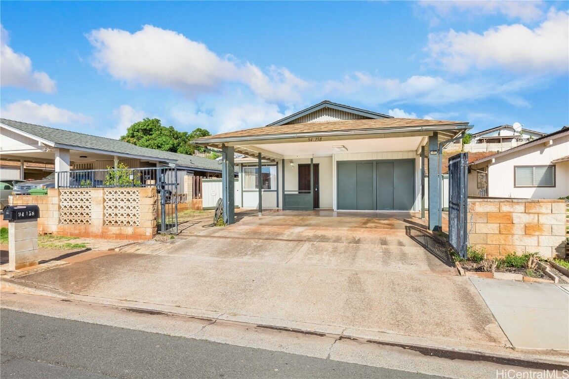 Property Photo: 94-158 Kupuohi Place HI 96797