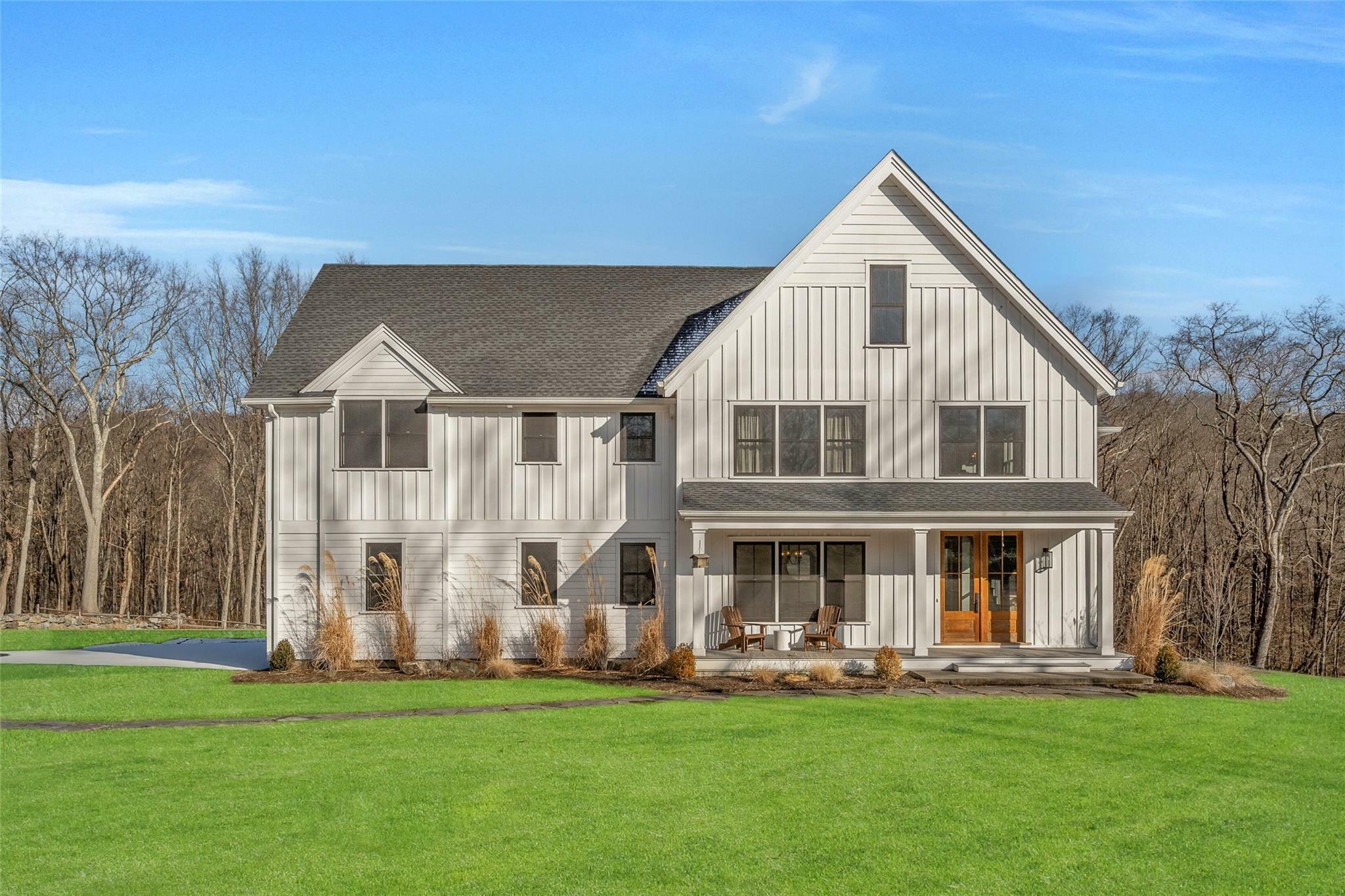 Property Photo:  4 Boulder Pond Drive  NY 10589 