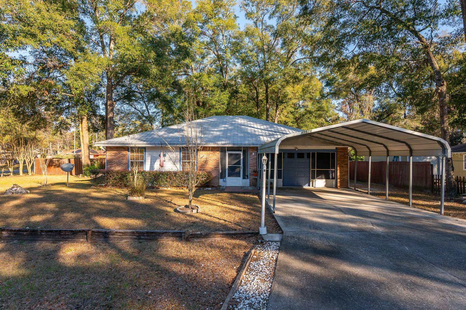 Property Photo: 17571 NW 238th Terrace FL 32643