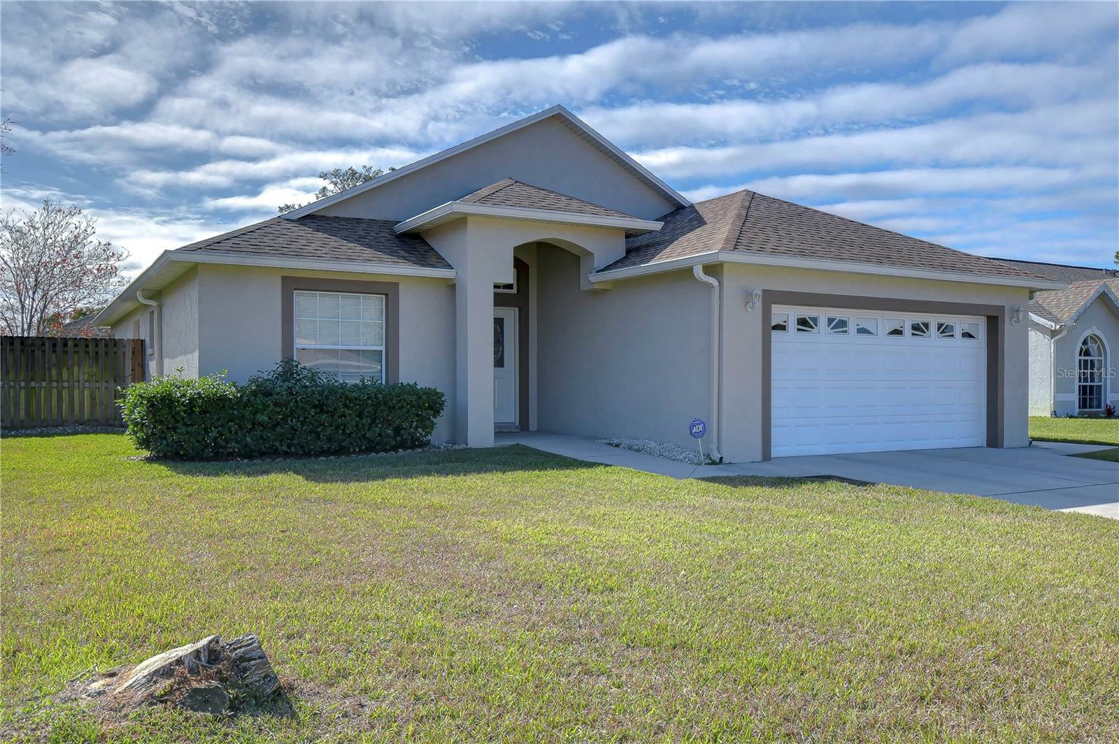 Property Photo:  6932 Oakcrest Way  FL 33542 