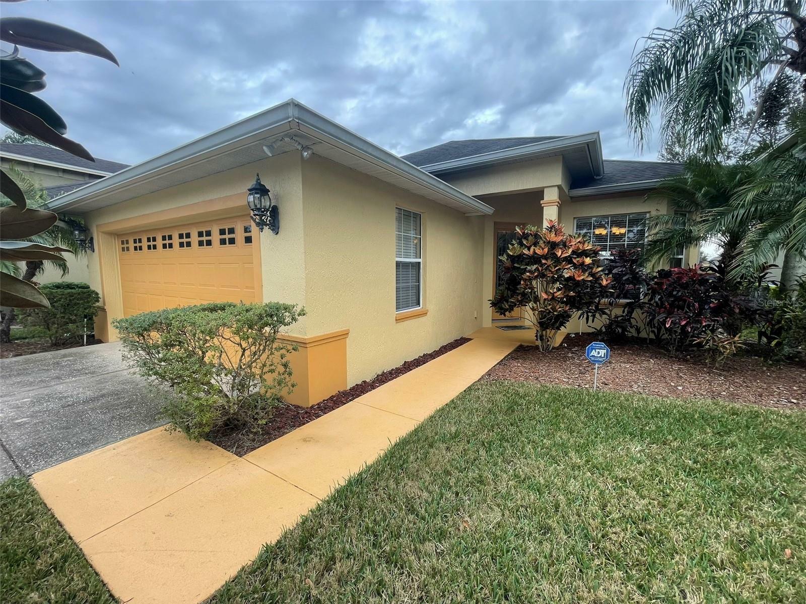 Property Photo:  1068 Stoney Creek Drive  FL 33811 