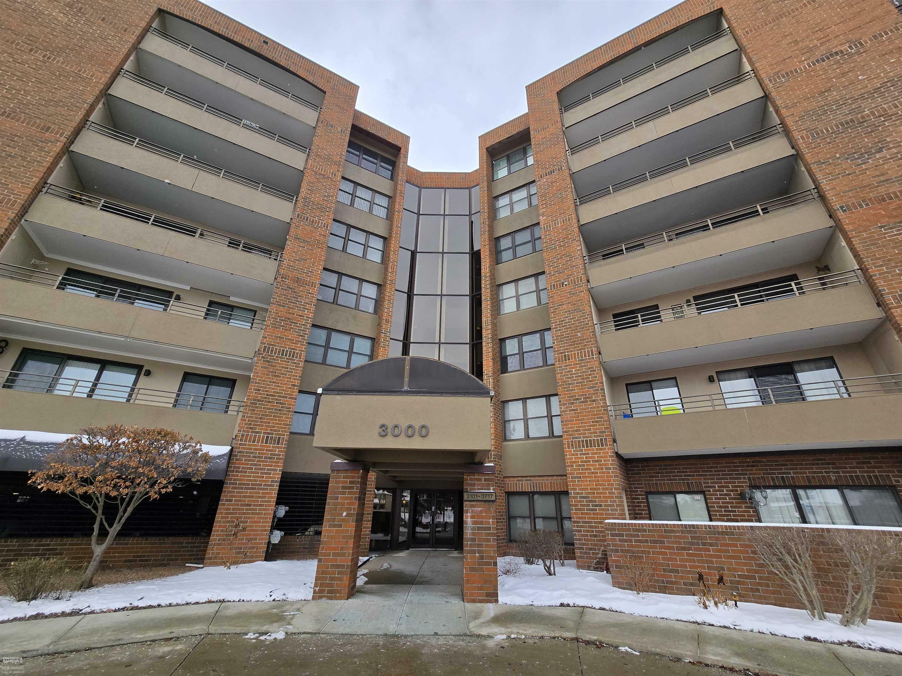 Property Photo:  3406 Country Club Drive  MI 48082 