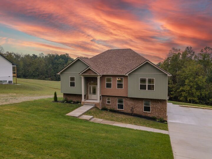 Property Photo: 975 Palmyra Rd TN 37040