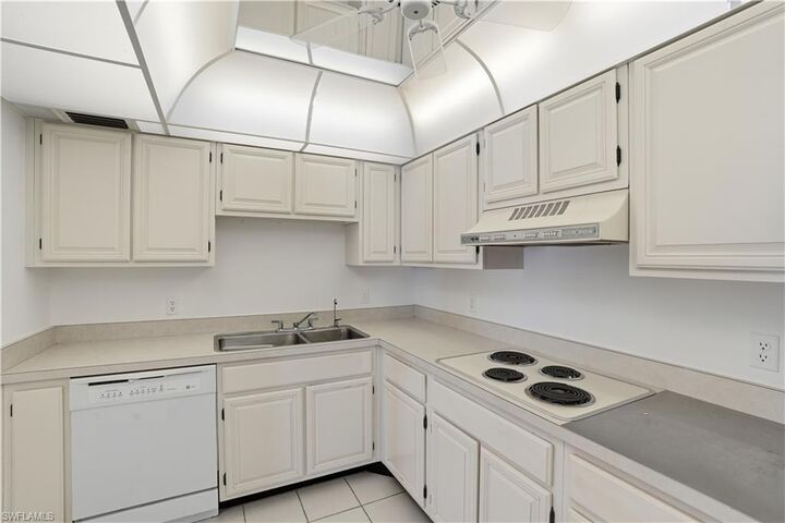 Property Photo:  1919 Gulf Shore Blvd N 503  FL 34102 