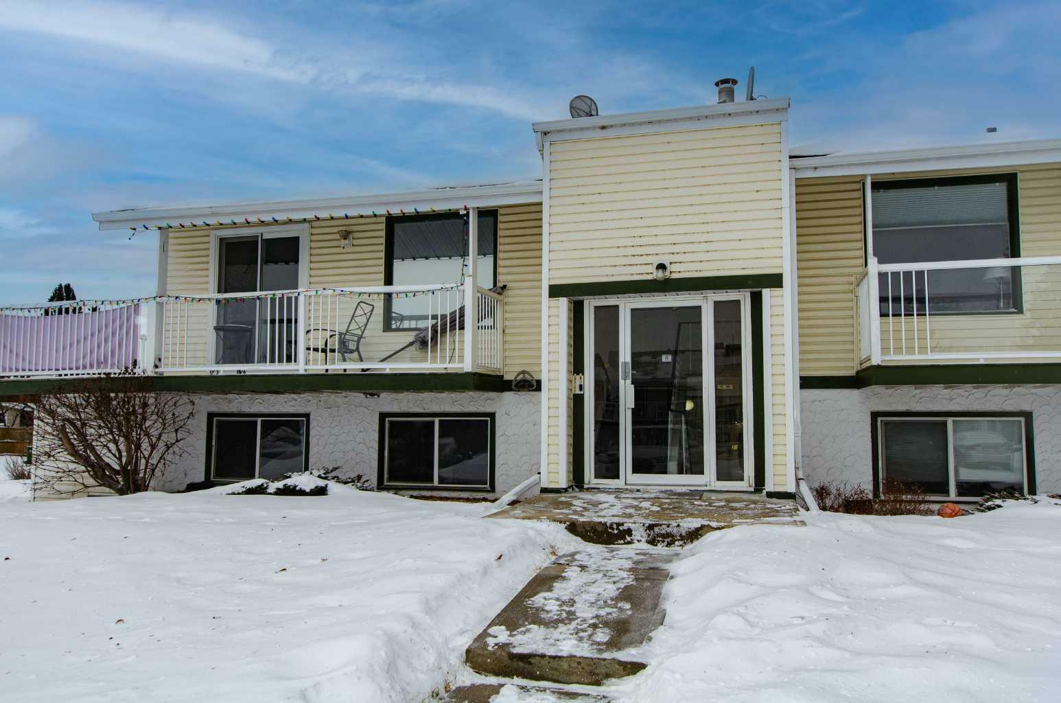 11 Stanton Street 32  Red Deer AB T4N 0B9 photo