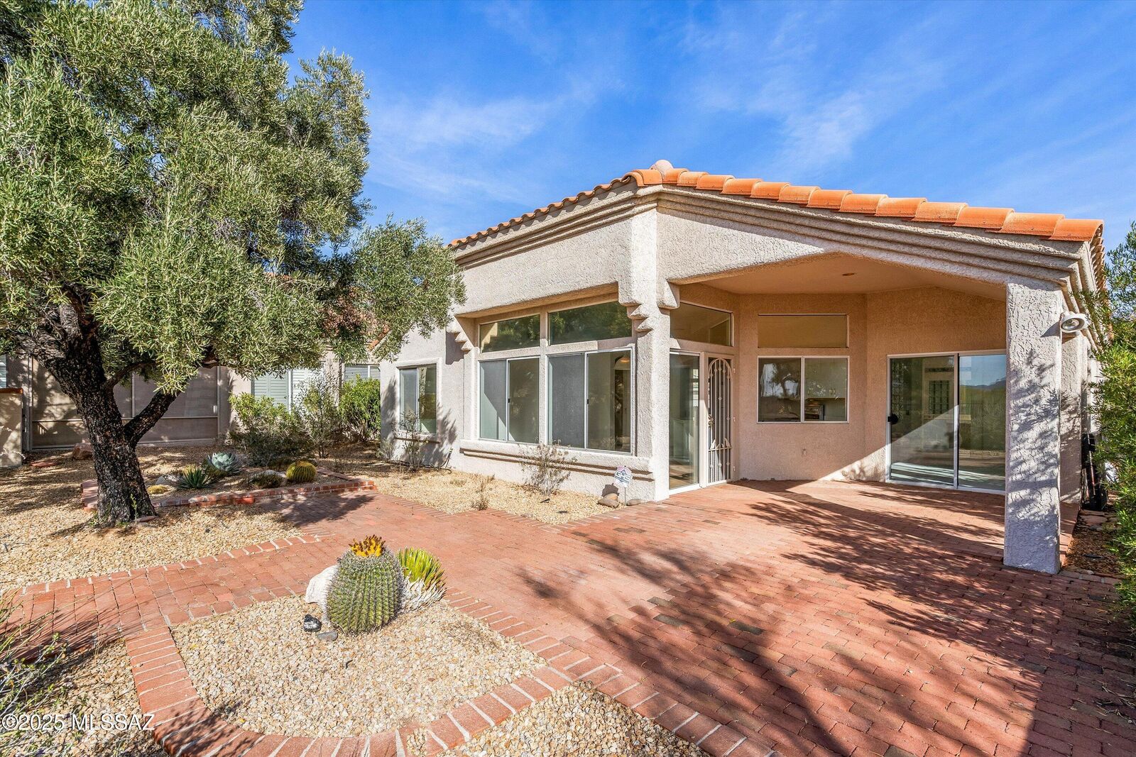 Property Photo: 13933 N Desert Butte Drive AZ 85755