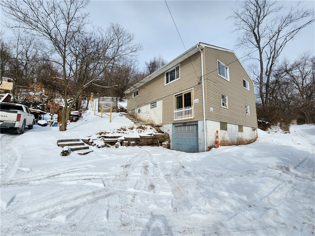 Property Photo: 3622 Pond Way PA 15131