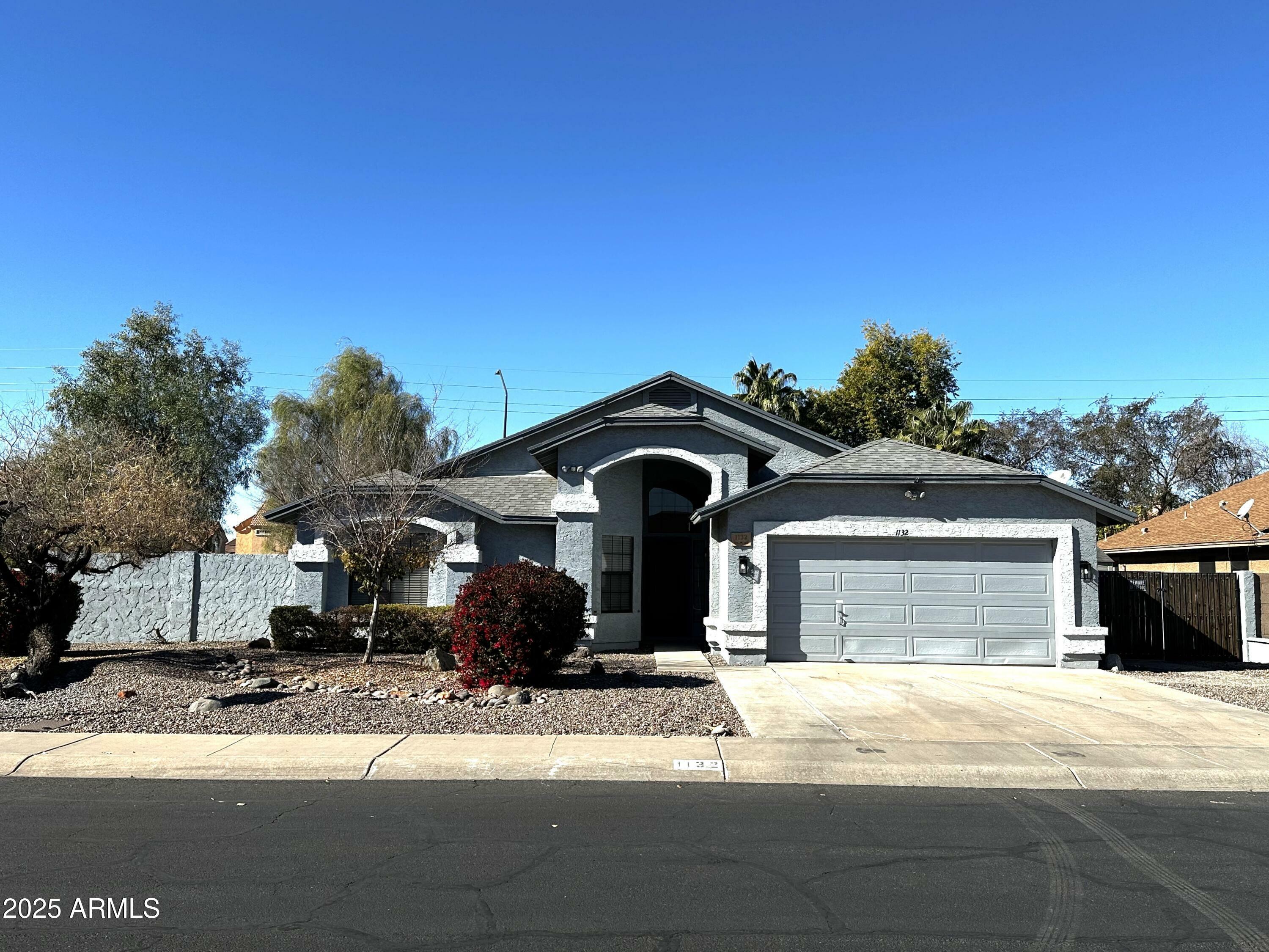 Property Photo:  1132 S Harrington Street  AZ 85233 