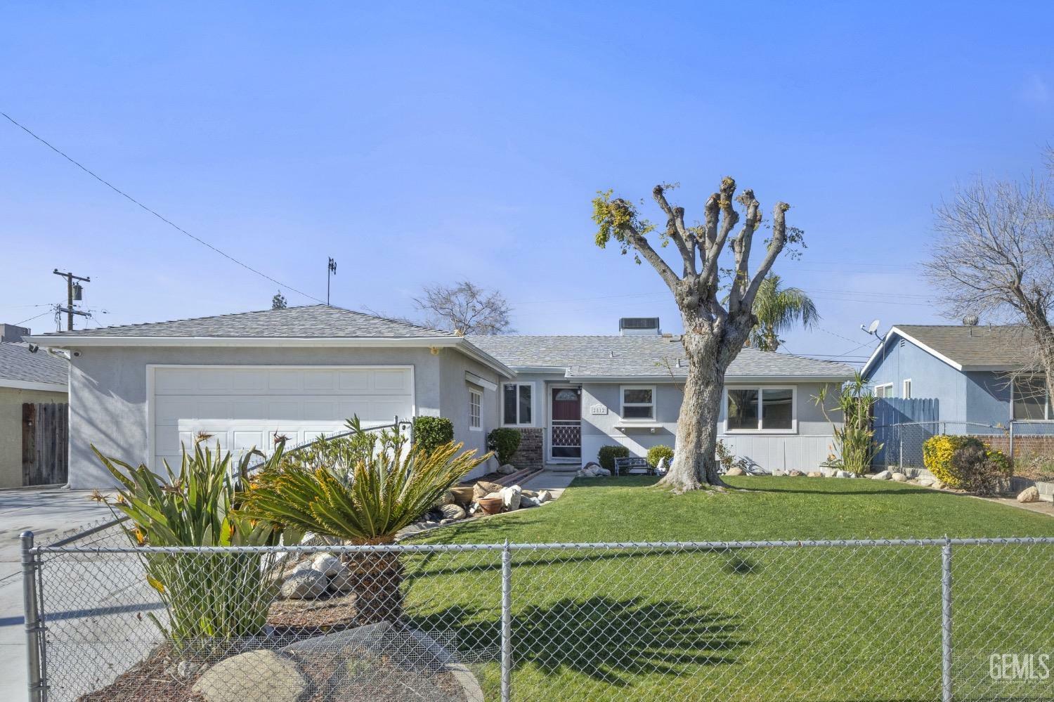 Property Photo:  2812 Occidental Street  CA 93305 