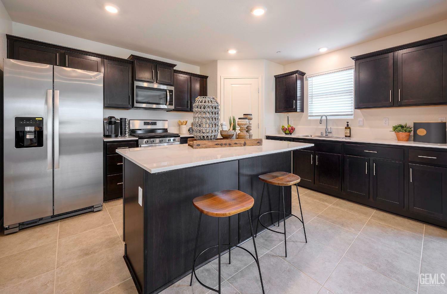 Property Photo: 2927 Bay Hill Drive 509st CA 93274
