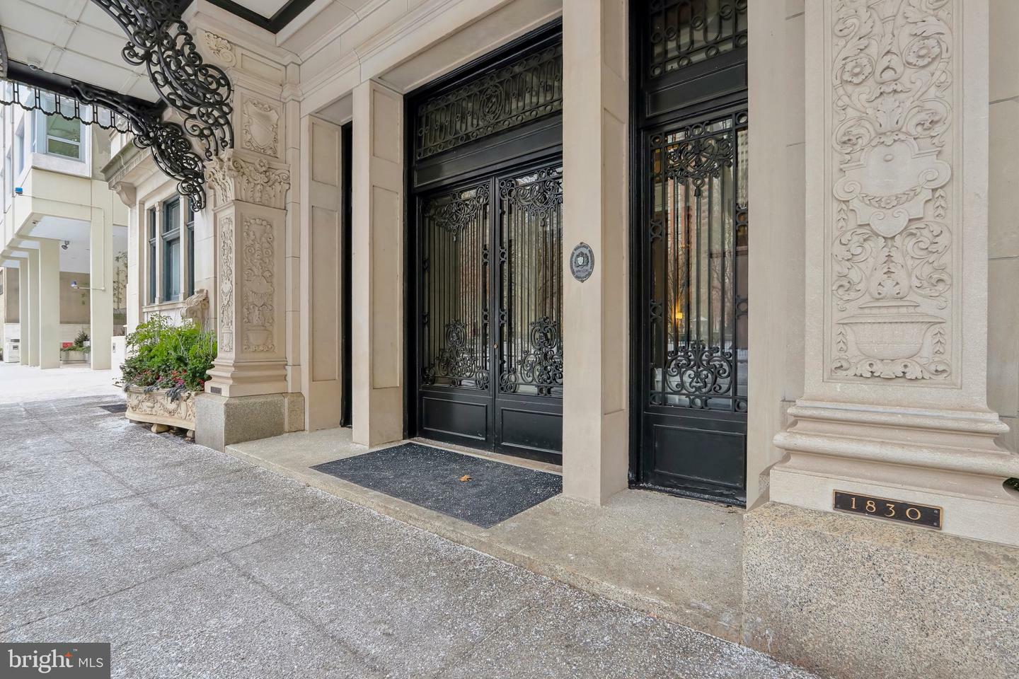 Property Photo:  1830 Rittenhouse Square 2C  PA 19103 