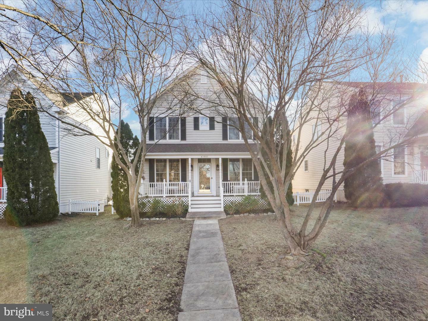 Property Photo:  43081 Edgewater Street  VA 20152 