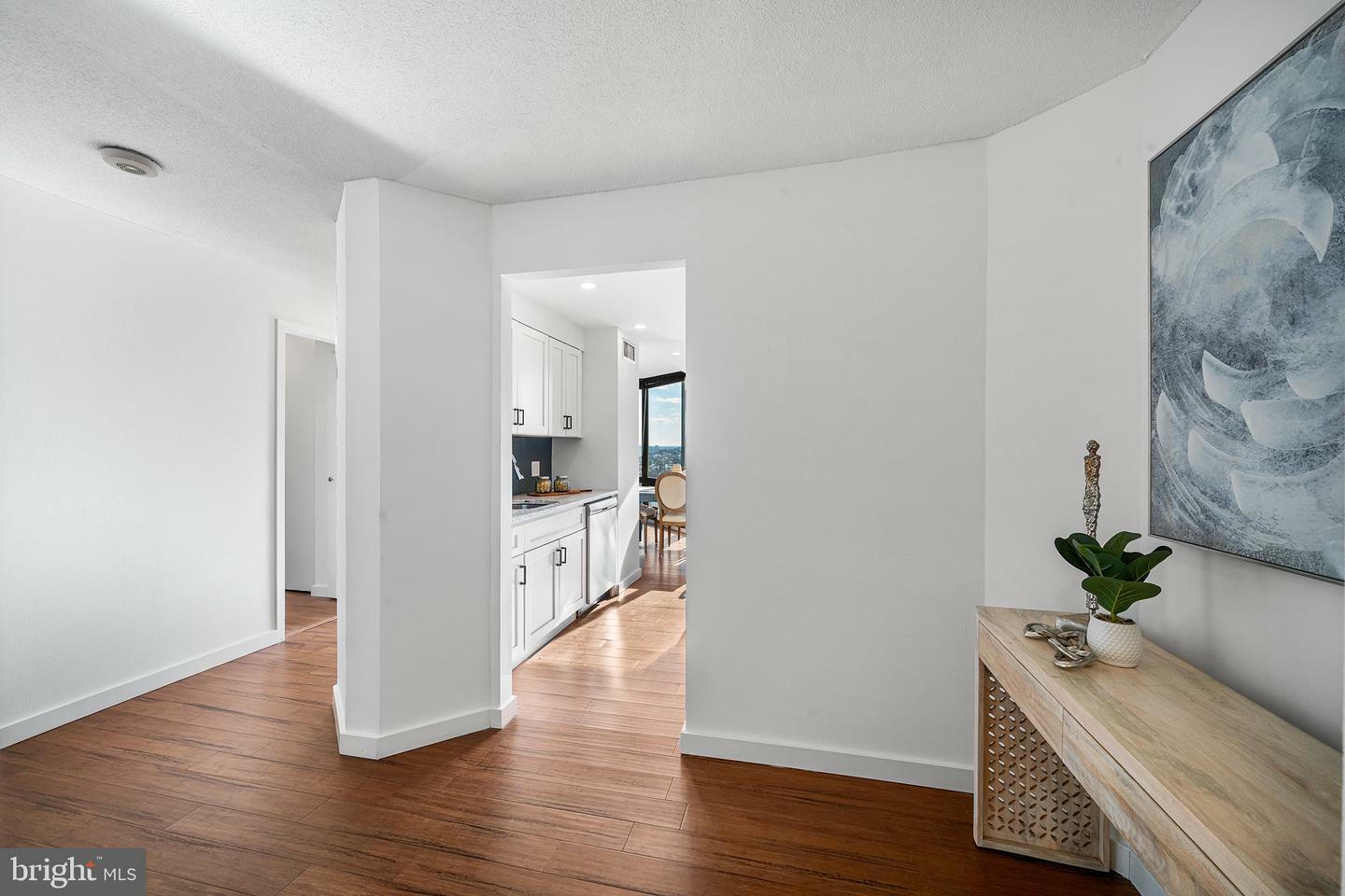 Property Photo:  2018 Walnut Street 32 16E  PA 19103 