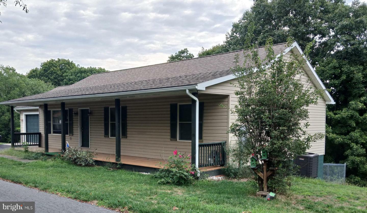 Property Photo:  433 Ashland Avenue  WV 26753 