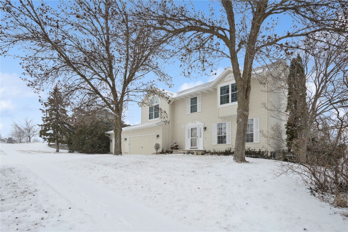 Property Photo:  6902 Rockingham Drive SW  IA 52404 