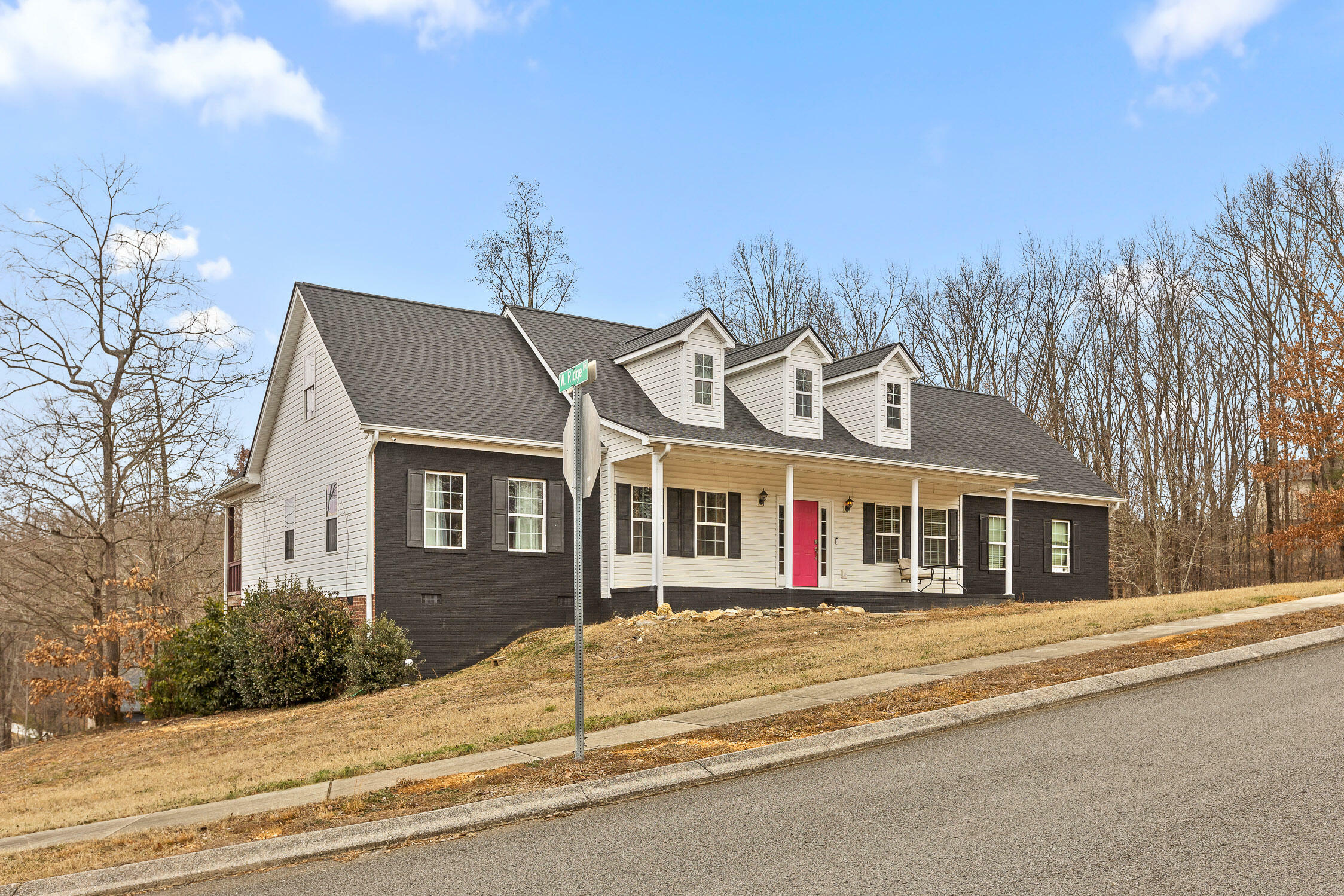 Property Photo: 1040 S Ridge Drive GA 30721