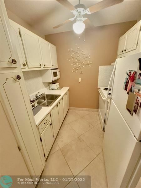 Property Photo:  2160 NE 56th Ct 203  FL 33308 