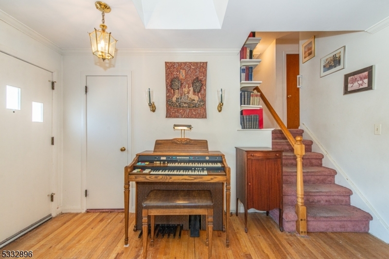 Property Photo:  18 Oak Ln  NJ 07470 