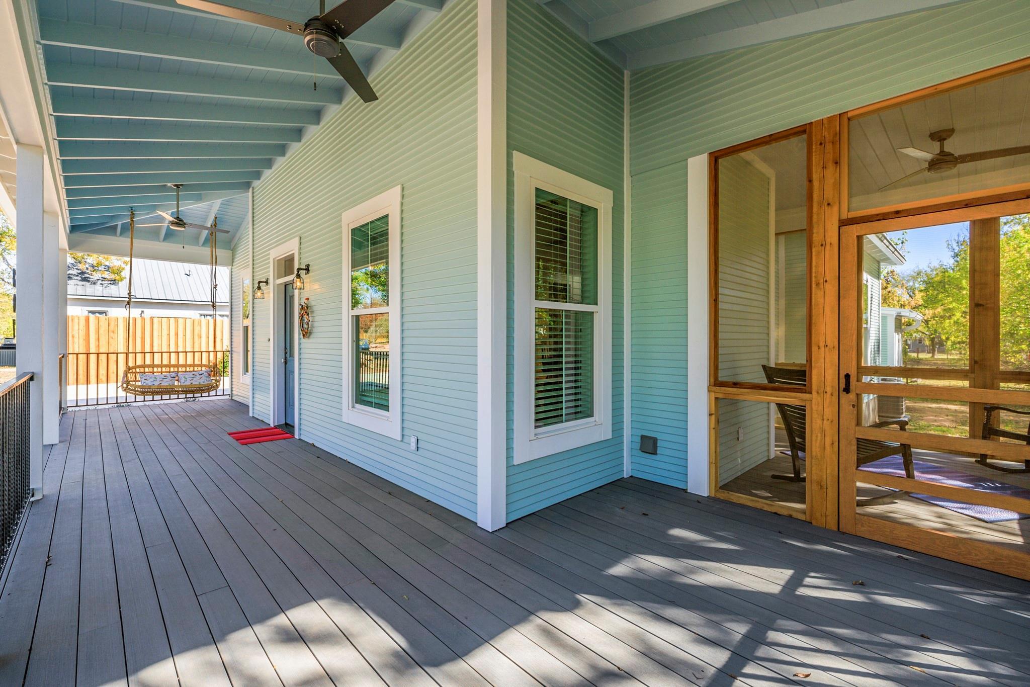Property Photo:  807 N Orange Street  TX 78624 