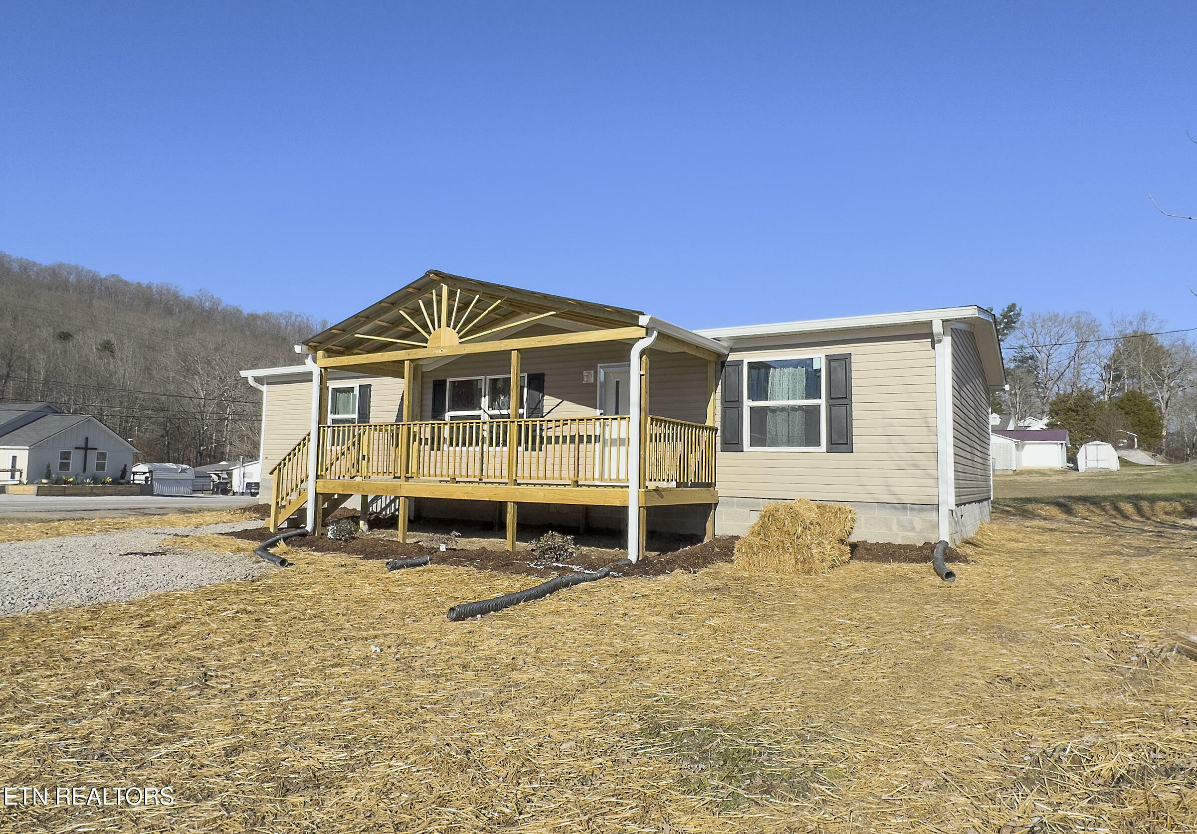 Property Photo:  837 Kelly Rd  TN 37840 