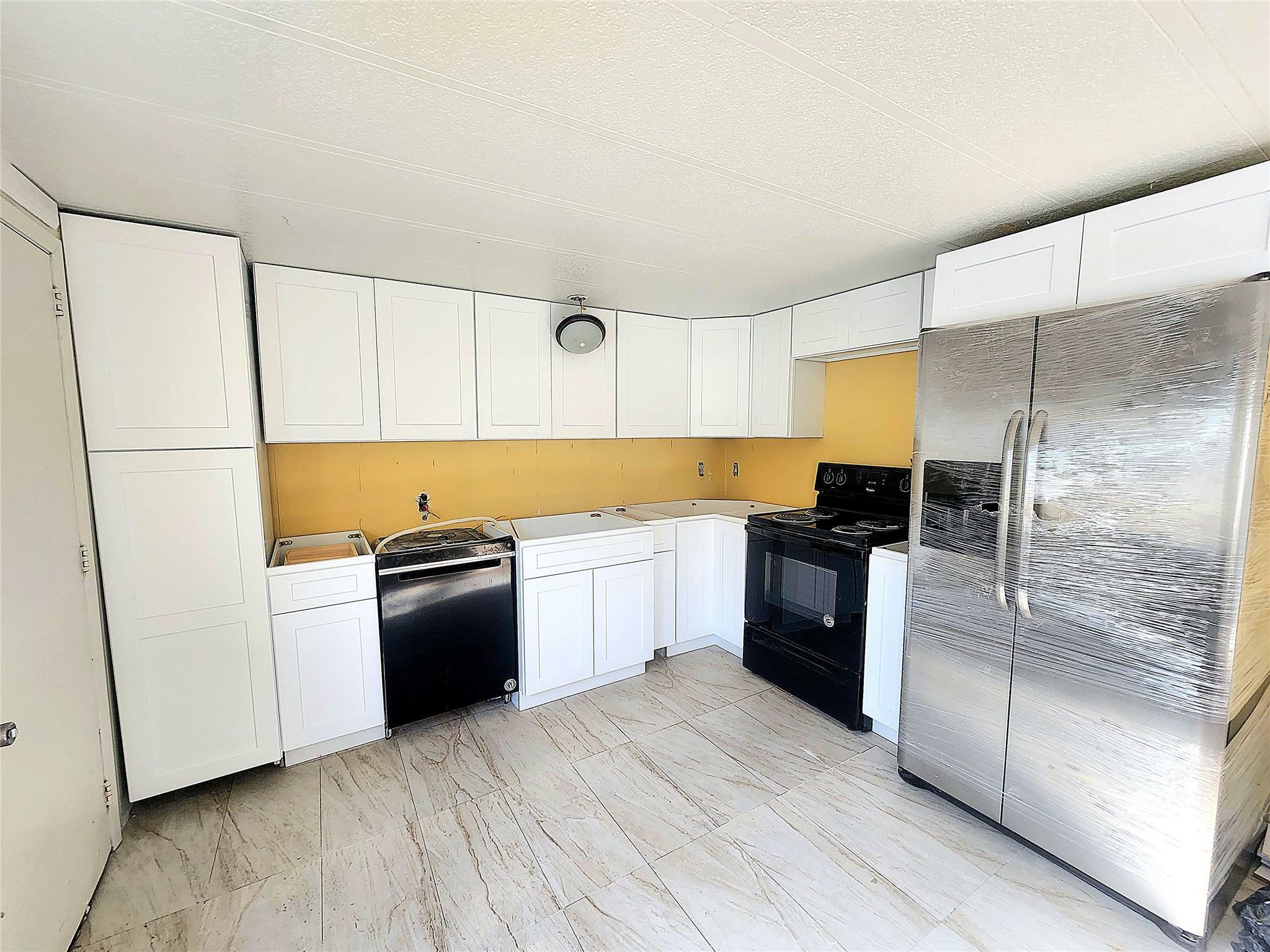 Property Photo: 525 Riverleigh Avenue 111 NY 11901