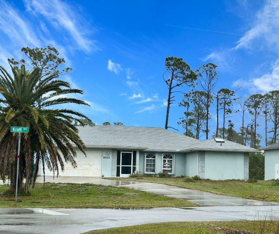 Property Photo:  1022 Campbell Street  FL 33953 