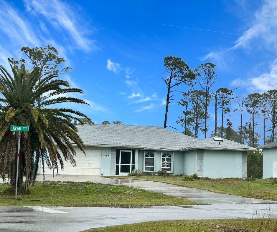 Property Photo:  1022 Campbell Street  FL 33953 