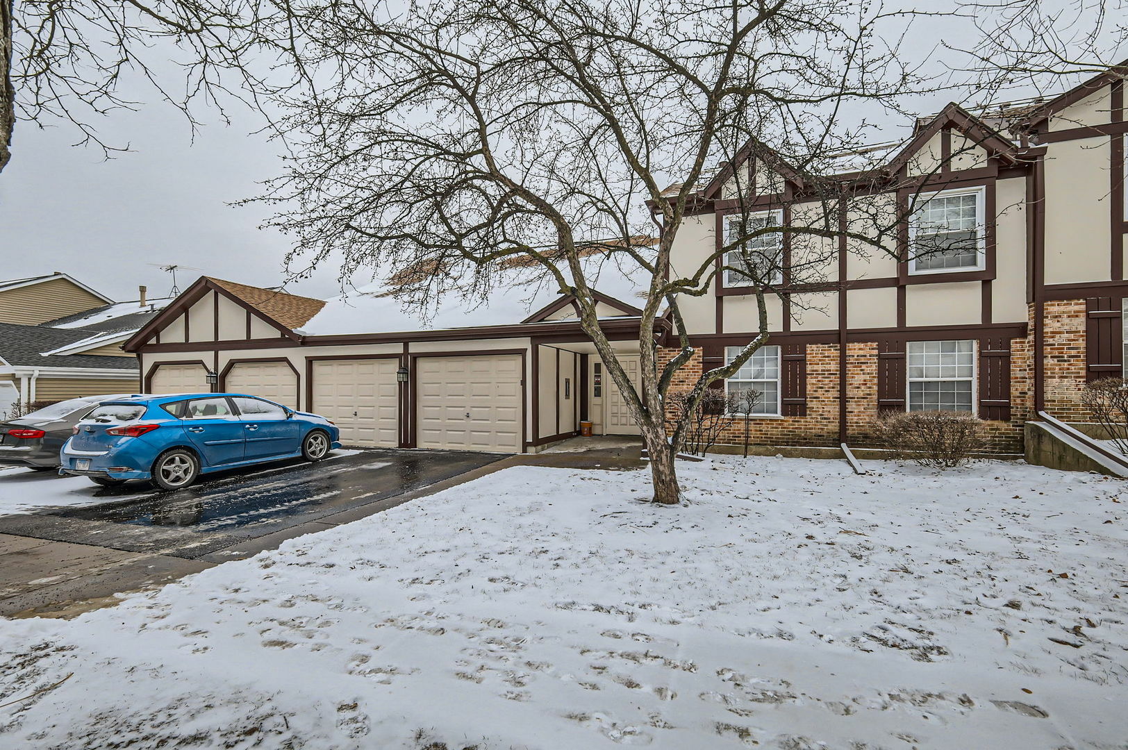 Property Photo: 25 Illinois Avenue L1 IL 60193