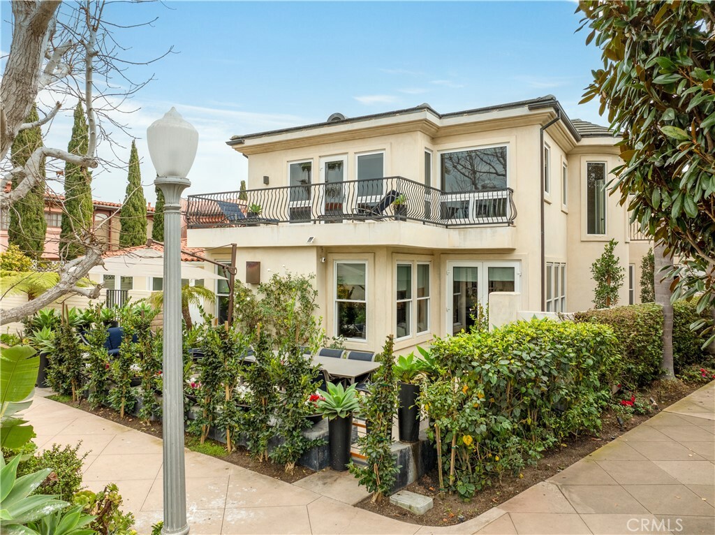 Property Photo: 201 Via Cordova CA 92663