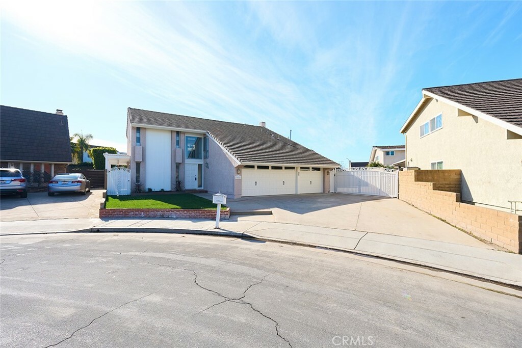 16681 Graz Circle  Huntington Beach CA 92649 photo