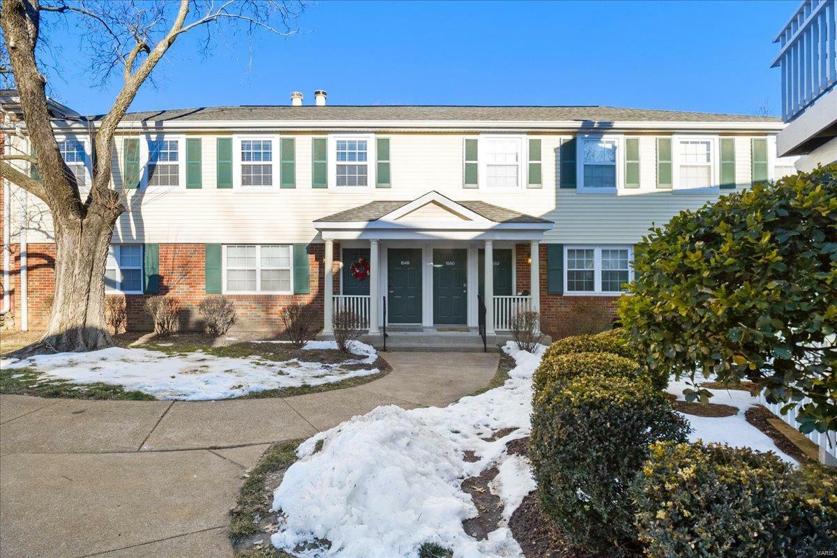 Property Photo: 1548 E Swan Circle MO 63144