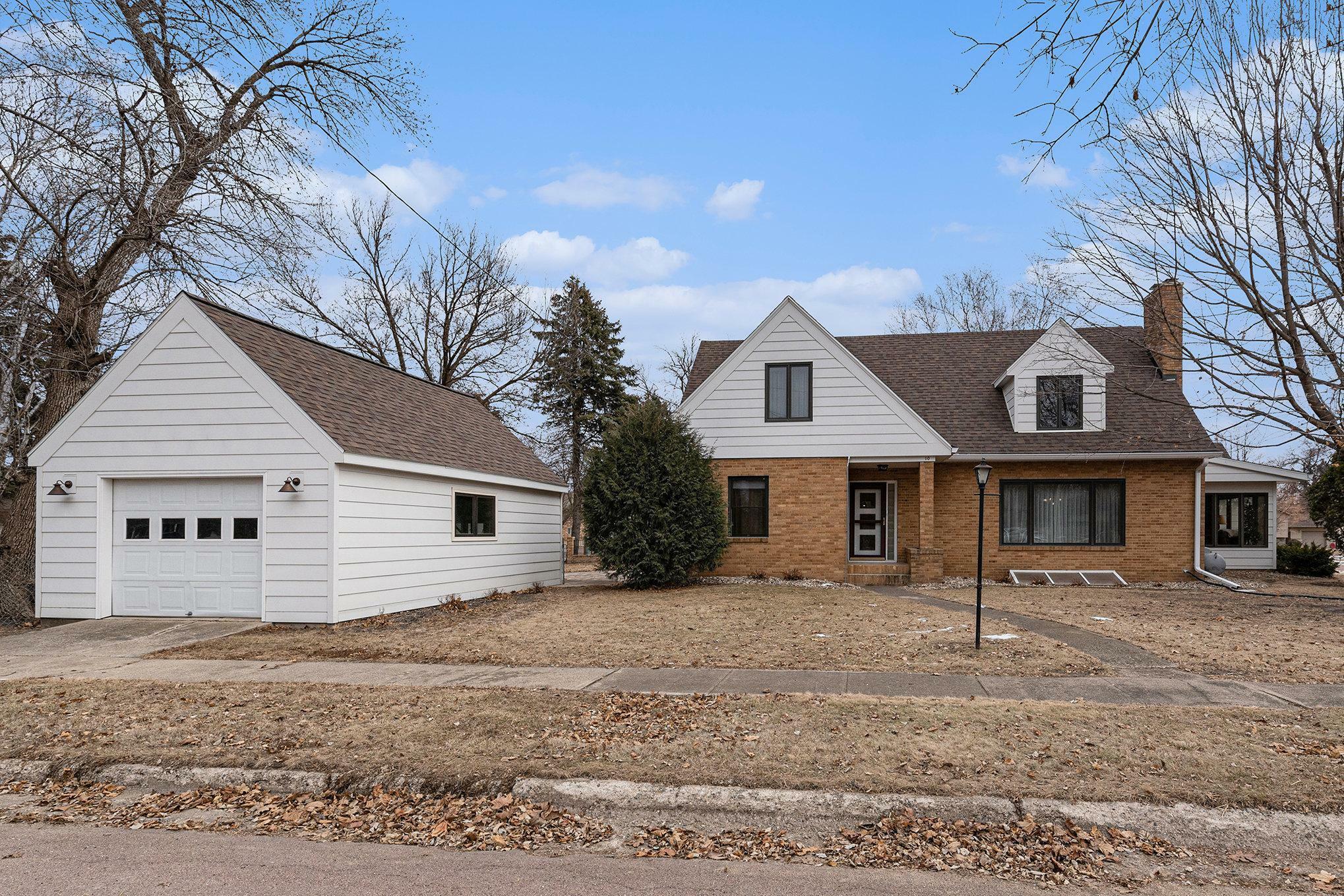 Property Photo:  10 Park Drive  MN 56172 