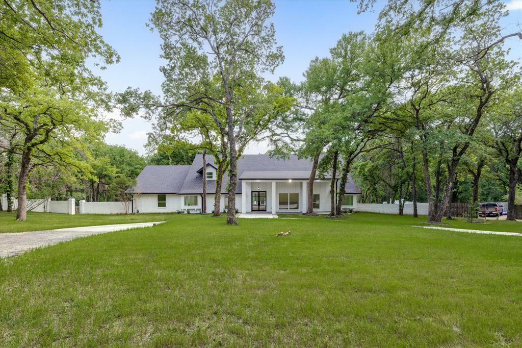 Property Photo:  418 E Beady Road  TX 76006 