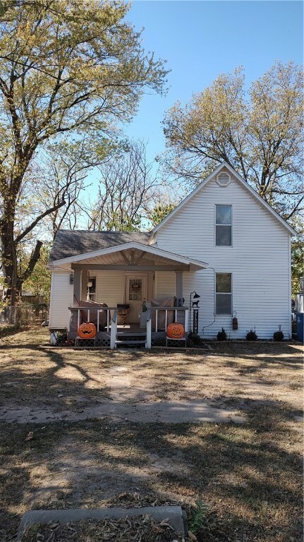 Property Photo:  309 McKinnon Avenue  AR 72734 