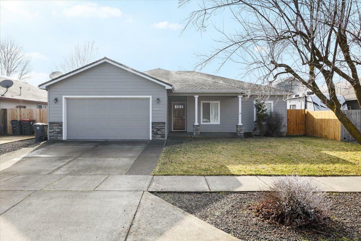 981 Willowdale Avenue  Medford OR 97501 photo