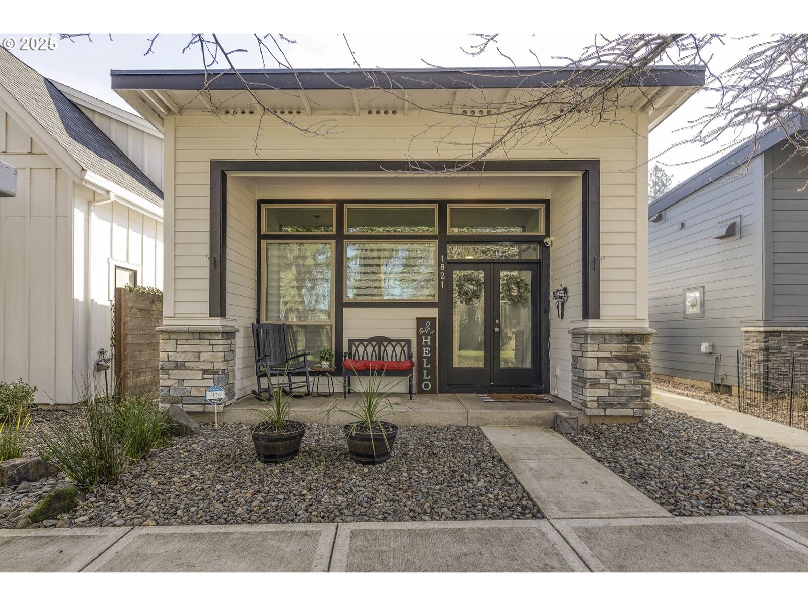 Property Photo: 1821 SE Cousteau Loop OR 97302