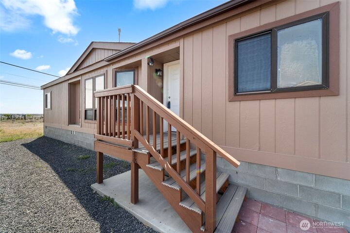 Property Photo:  1303  Craig Street W  WA 98837 