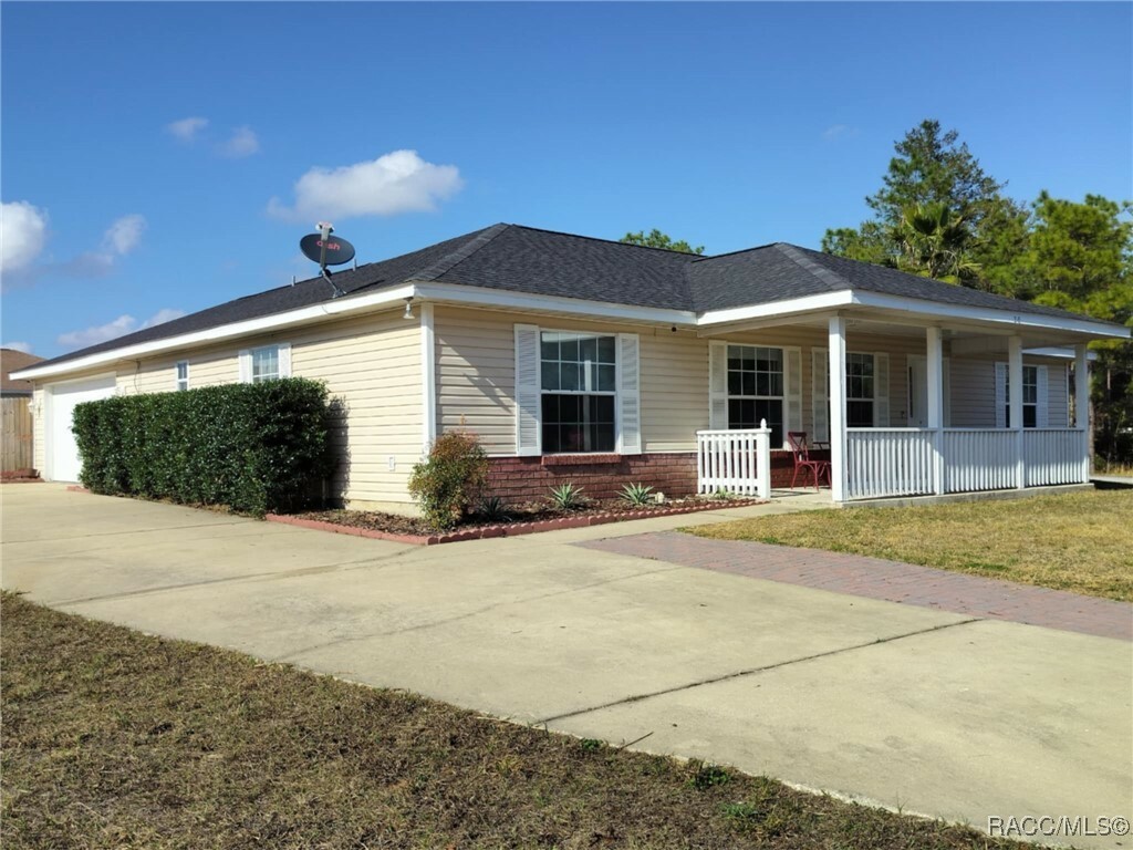 Property Photo: 20 Hemlock Trail FL 34472