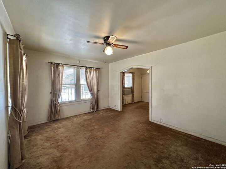 Property Photo: 227 Cavalier Ave TX 78225