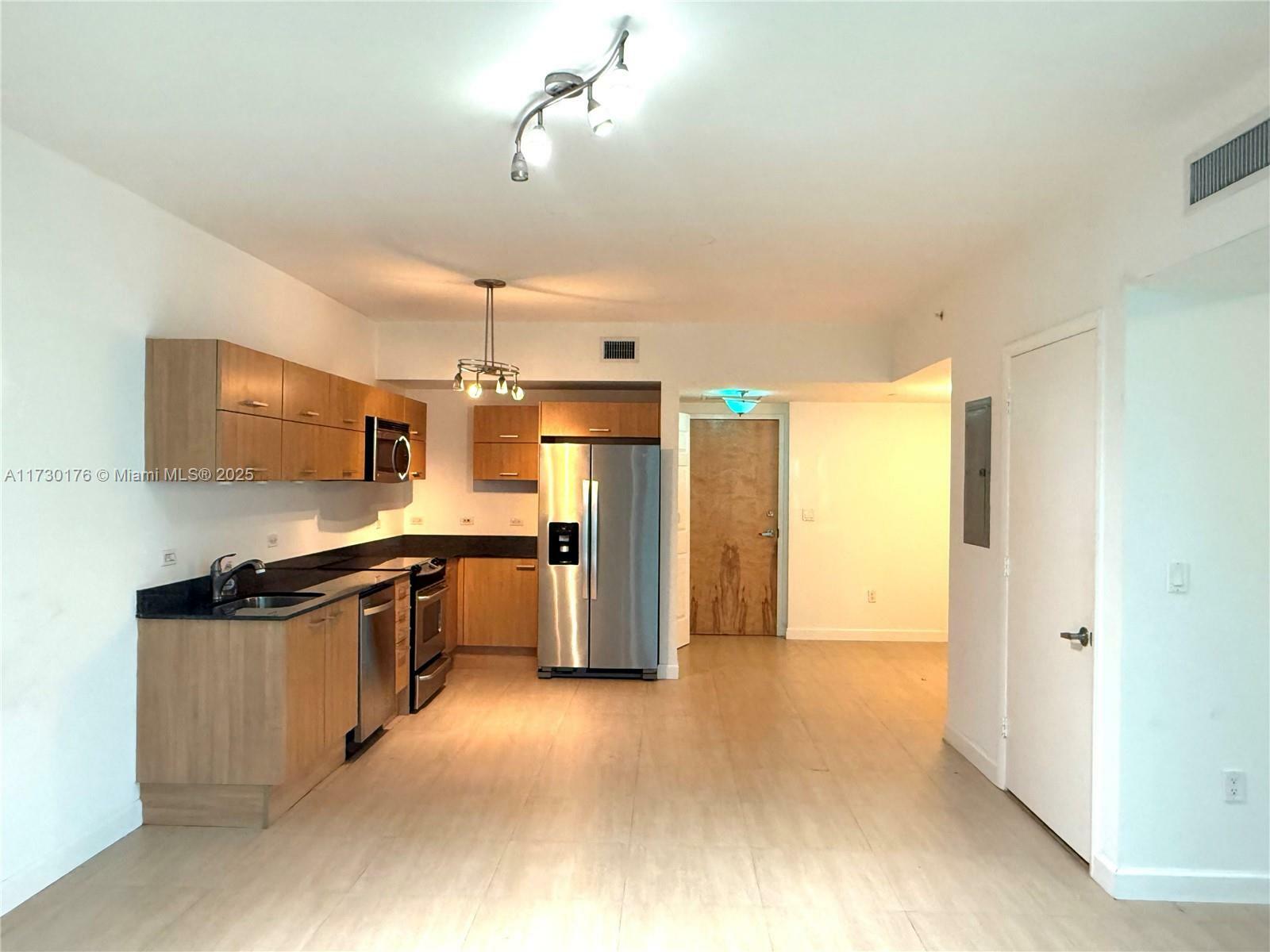 Property Photo: 350 S Miami Ave 2710 FL 33130
