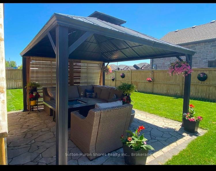 Property Photo: 354 Peirson Avenue ON N0H 2C1