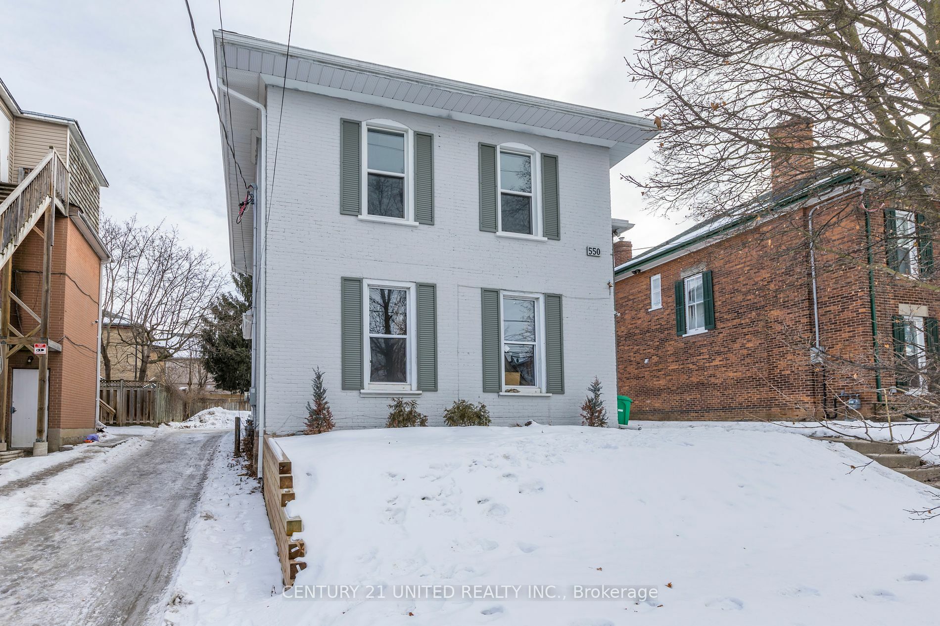 Photo de la propriété:  550 Aylmer St N  ON K9H 3W7 