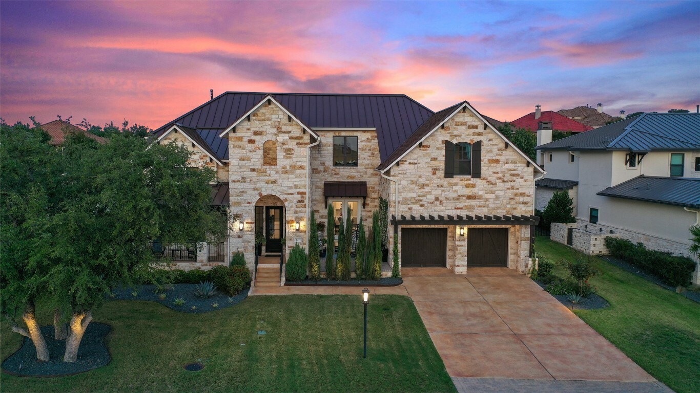 Property Photo: 107 Bisset Court TX 78738