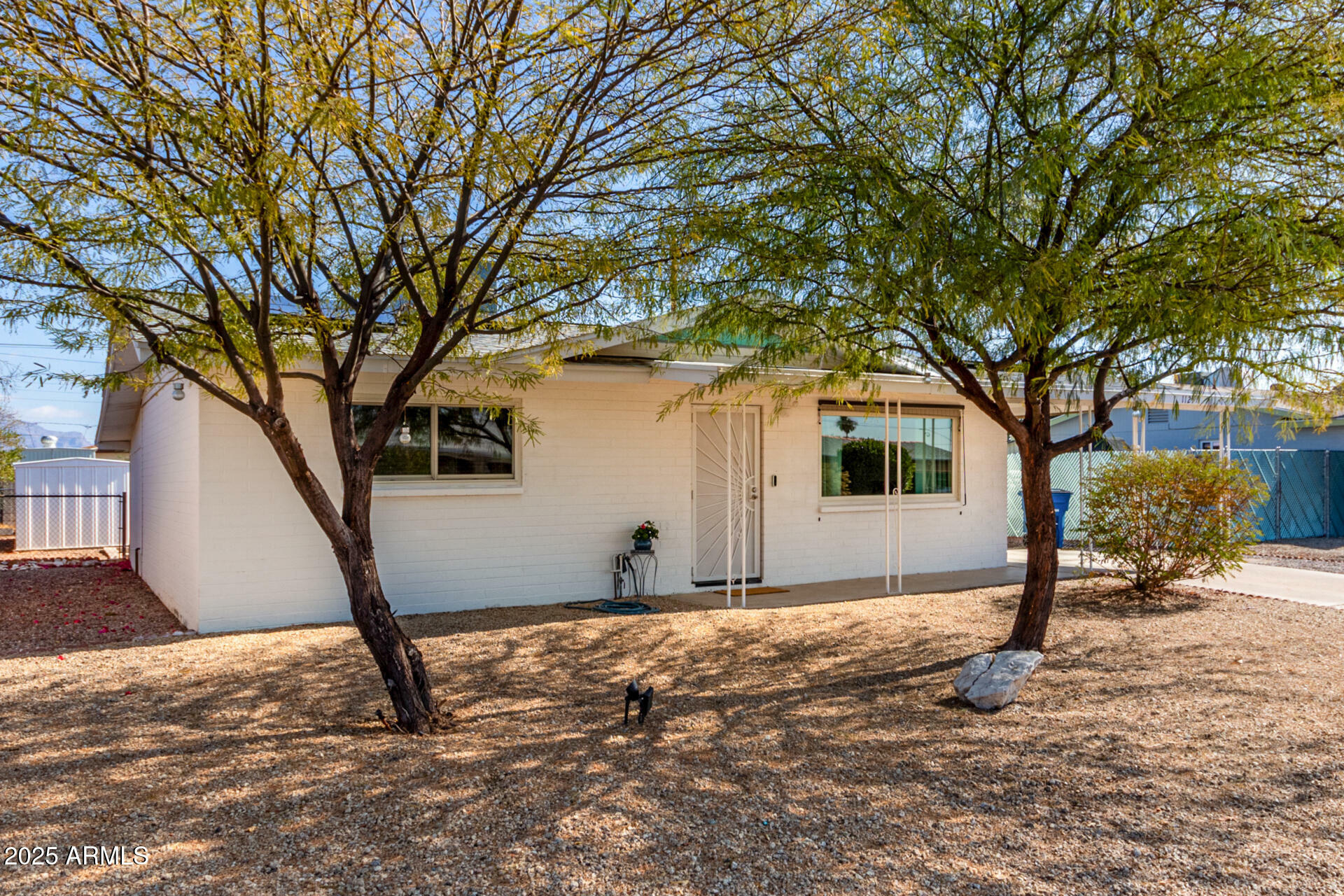 Property Photo:  1121 S Lawther Drive  AZ 85120 